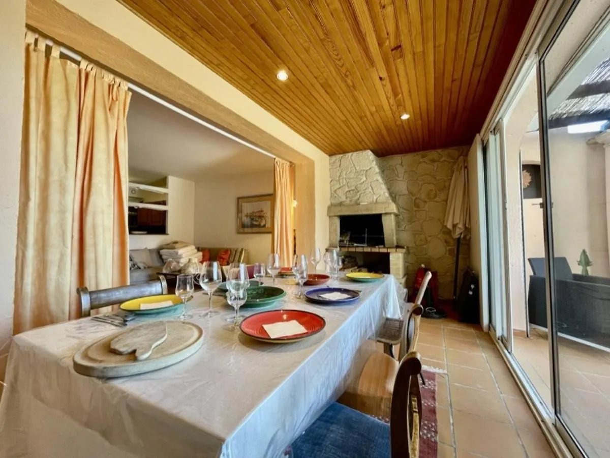 Villa A Cavalaire-Sur-Mer Avec Piscine, Sauna, Parking Et Animaux Acceptes - Fr-1-226B-156